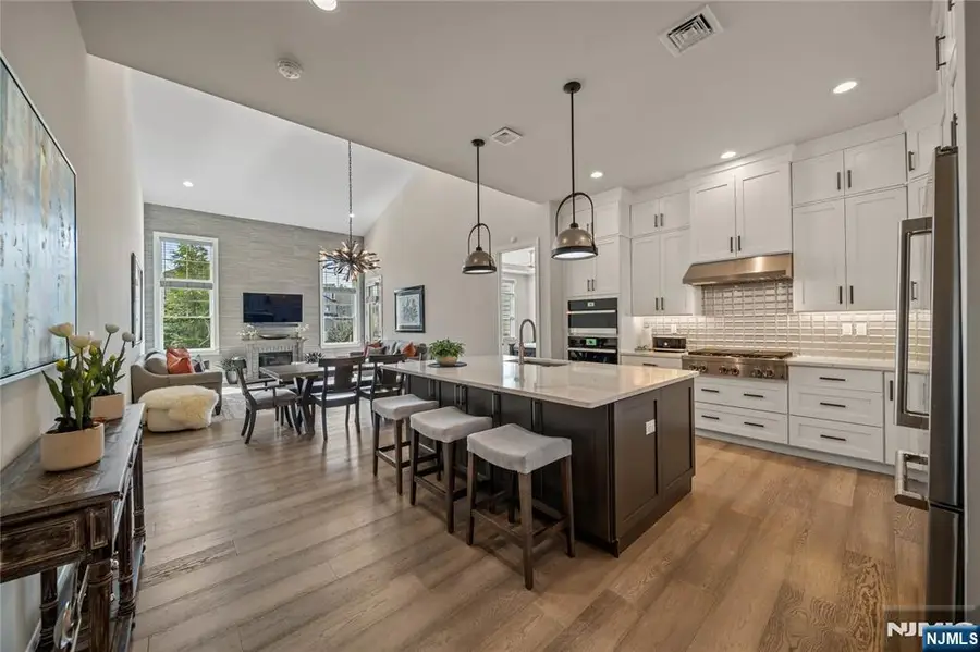 182 E Woodmont Circle 182, River Vale, NJ 07675 - #3