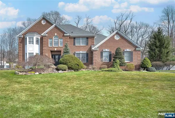 4 Reiher Court, West Caldwell, NJ 07006