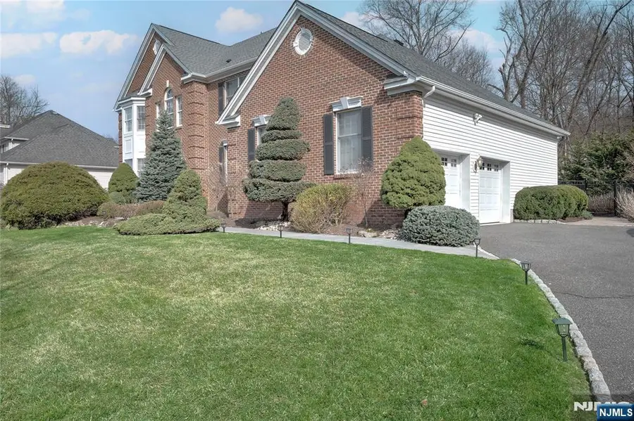 4 Reiher Court, West Caldwell, NJ 07006 - #2