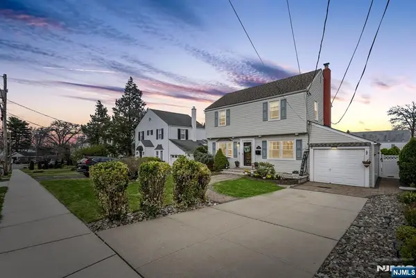 17 Burlington Road, Clifton, NJ 07012