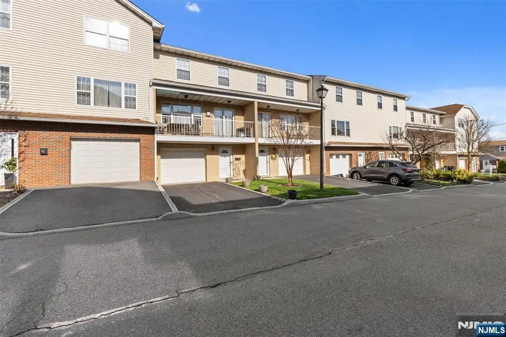 33 Ingraffia Drive, Elmwood Park, NJ 07407 - #1