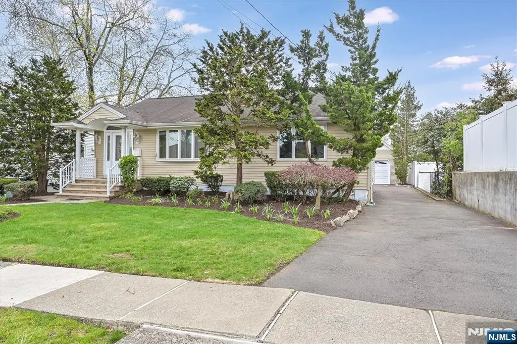 520 Hamilton Avenue, Hasbrouck Heights, NJ 07604 - #1