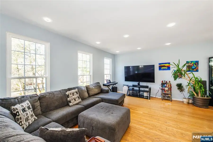 10 Gannett Court, Wayne, NJ 07470 - #3