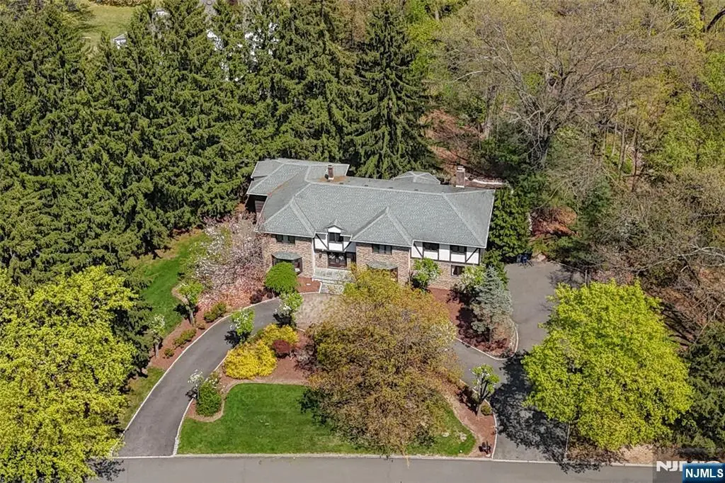 69 Knollwood Road, Upper Saddle River, NJ 07458 - #1