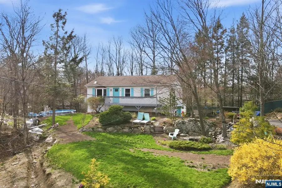 6 Ramsay Road, Upper Greenwood Lake, NJ 07421 - #2