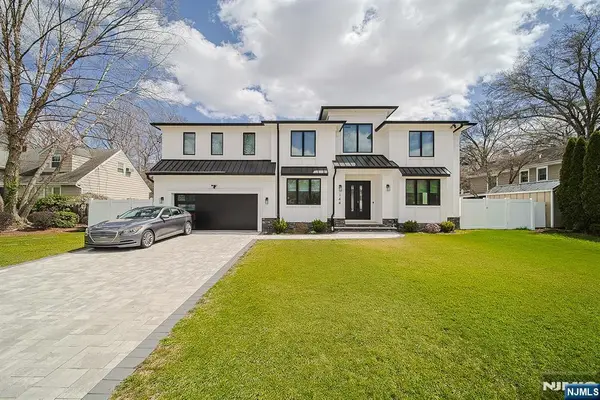 144 Village Circle, Paramus, NJ 07652