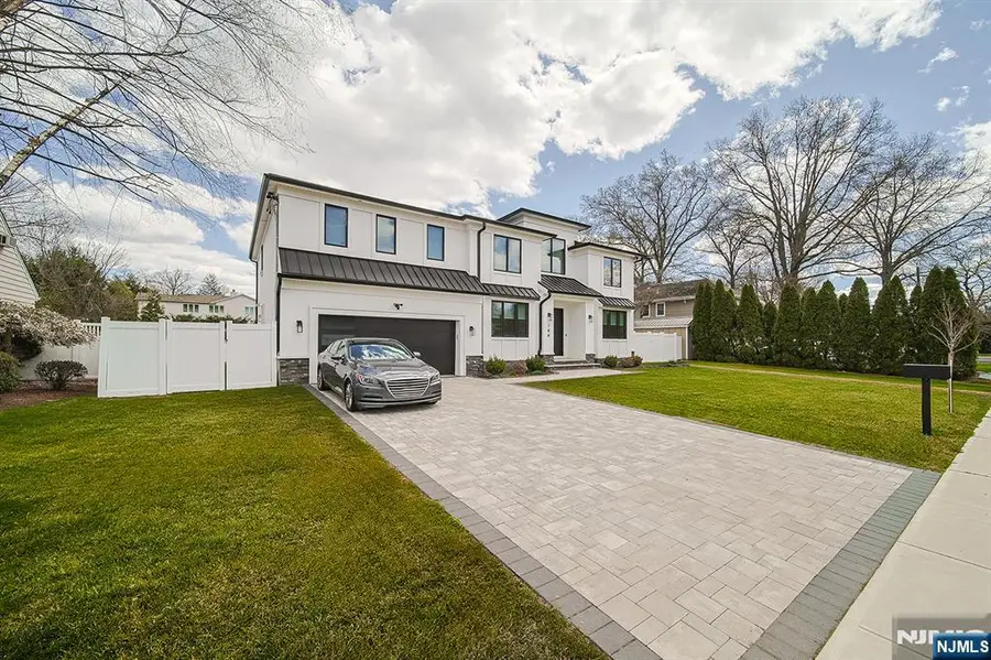 144 Village Circle, Paramus, NJ 07652 - #2