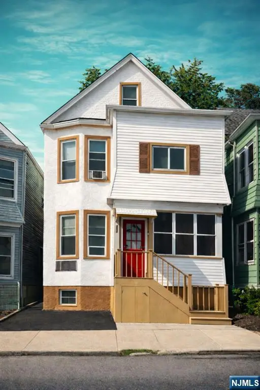 354 Dakota Street, Paterson, NJ 07503