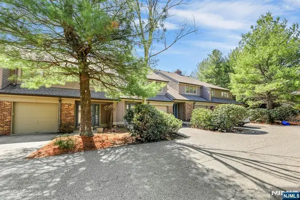 56 Longfellow Lane, Mahwah, NJ 07430