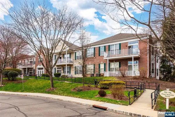 703 Four Seasons Drive, Wayne, NJ 07470