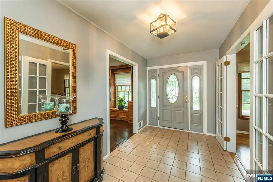 61 Heatherhill Lane, Woodcliff Lake, NJ 07677 - #2