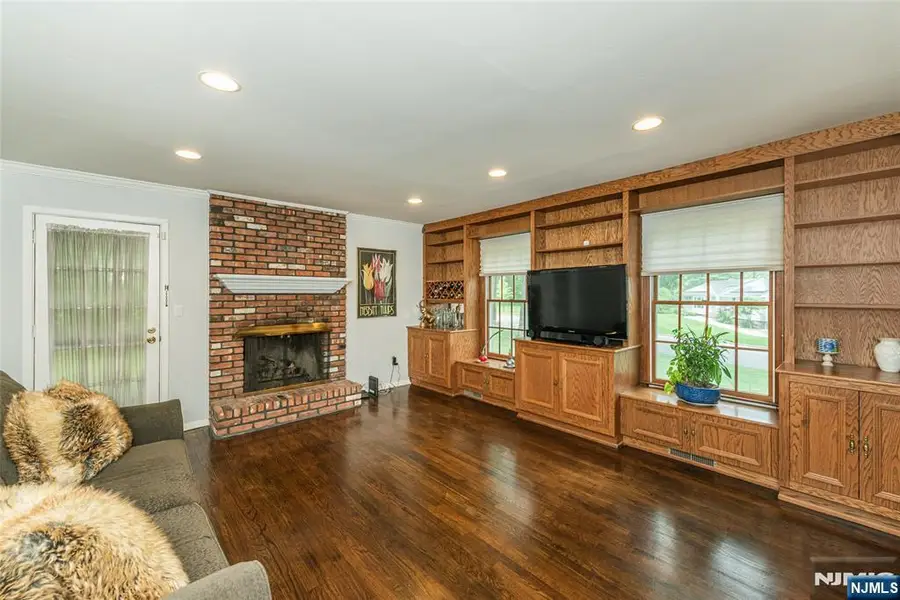 61 Heatherhill Lane, Woodcliff Lake, NJ 07677 - #3