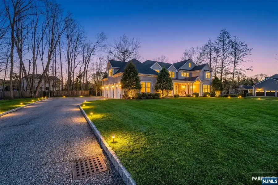 106 Koch Lane, Old Tappan, NJ 07675 - #3