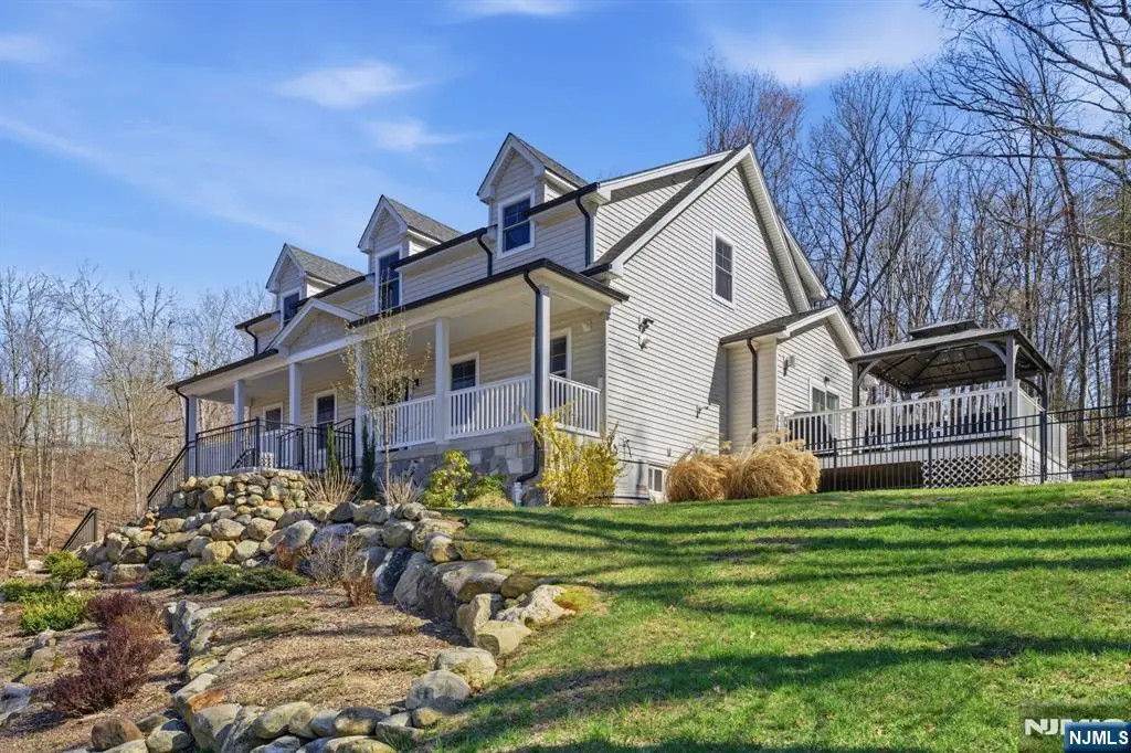 5 Laura Lane, Oakland, NJ 07436 - #1