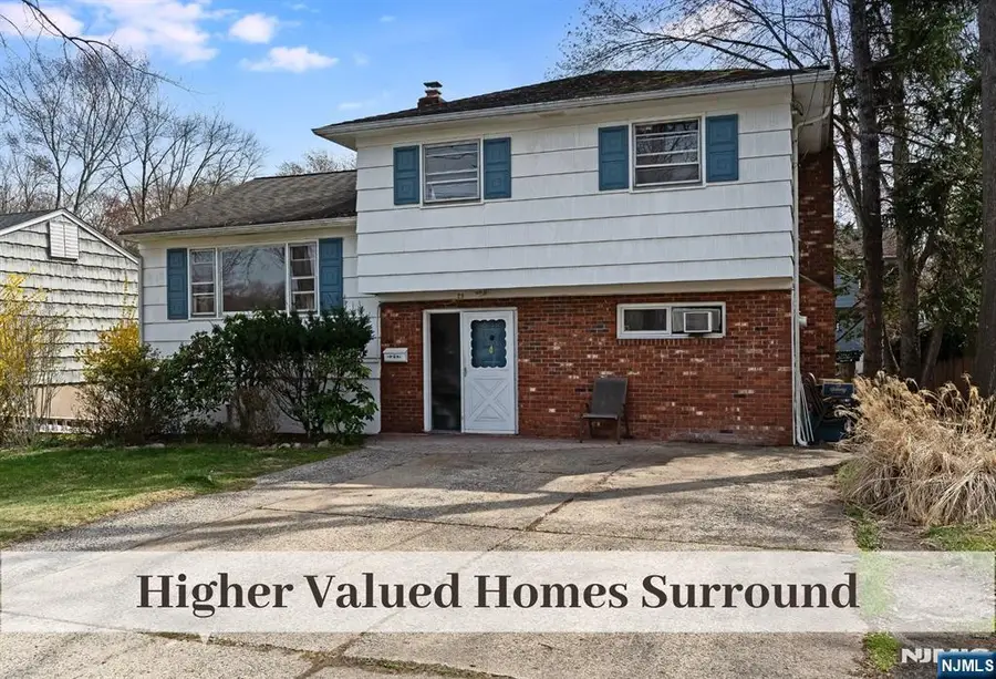 29 Lindbergh Parkway, Waldwick, NJ 07463 - #3