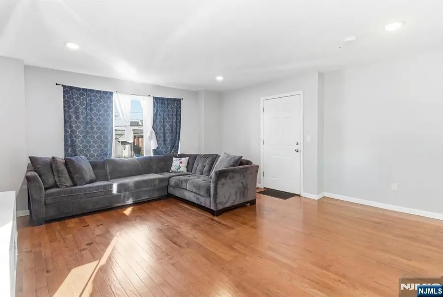 266 2nd Avenue, Newark, NJ 07107 - #3