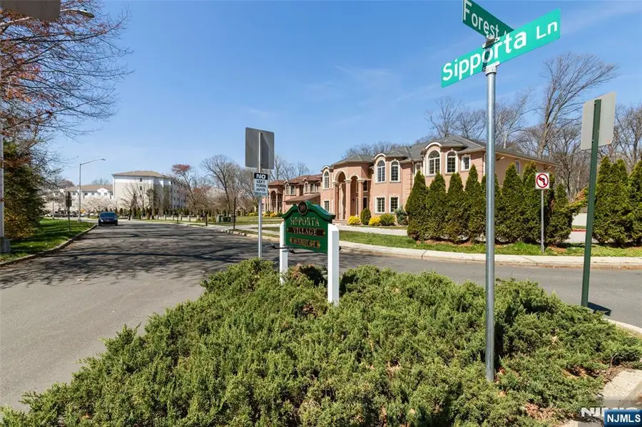 189 Forest Avenue 108, Paramus, NJ 07652 - #2