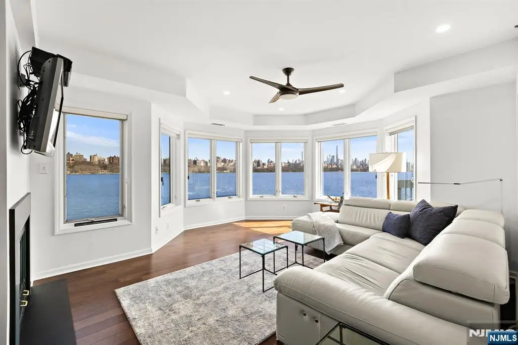 404 Jefferson Court PH4, Edgewater, NJ 07020 - #1