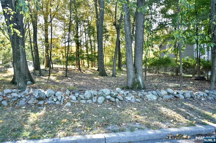 492 Manchester Avenue, North Haledon, NJ 07508 - #2