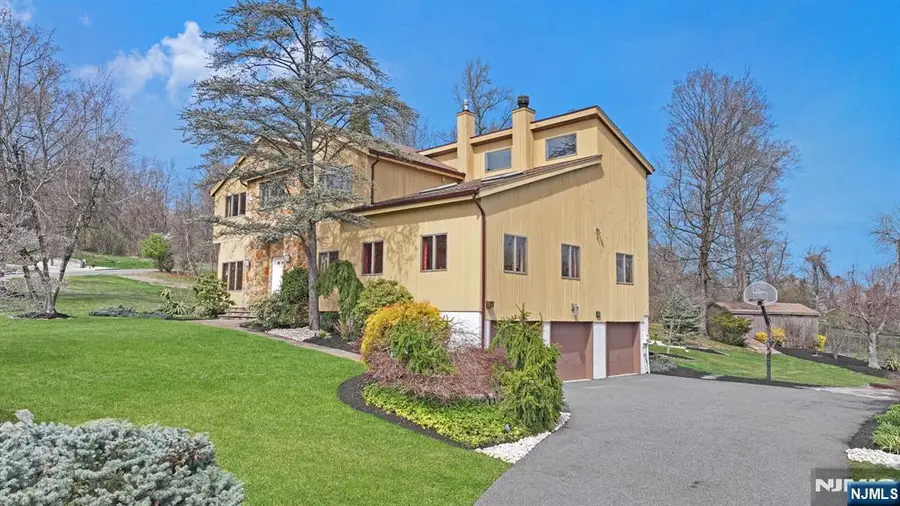 17 Sherbrooke Drive, Lincoln Park, NJ 07035 - #2