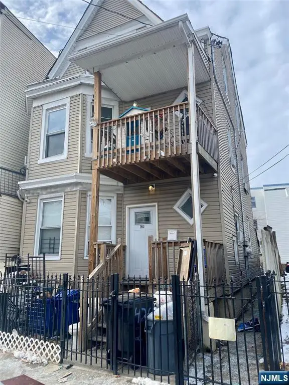 426 18th Street, Paterson, NJ 07524 - #1