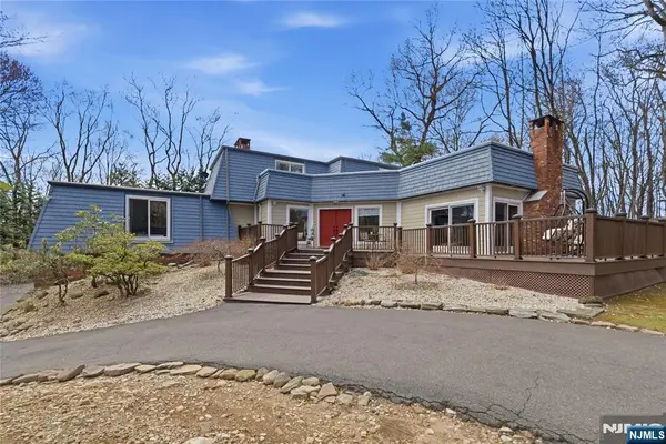 947 Franklin Lake Road, Franklin Lakes, NJ 07417