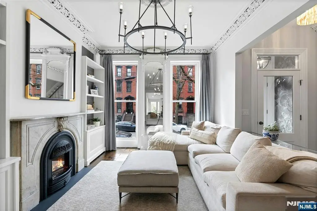 218 8th Street, Jersey City, NJ 07302 - #1