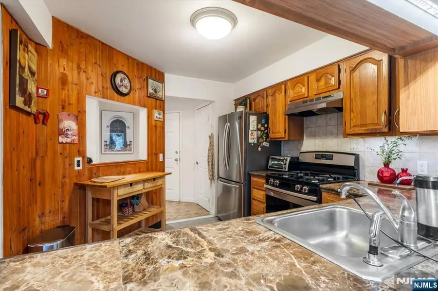 48 Quartz Lane, Paterson, NJ 07501 - #3