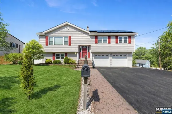 1 North Way, Hopatcong, NJ 07843