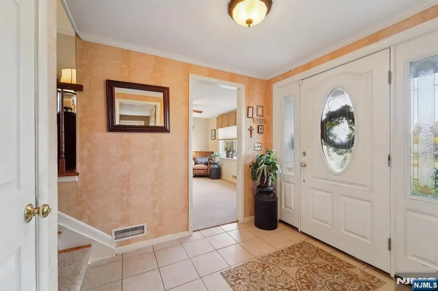 15 Ella Lane, Preakness, NJ 07470 - #3