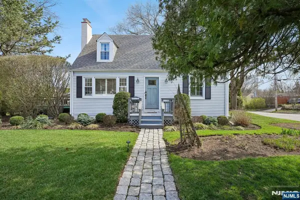 122 Johnson Avenue, Mahwah, NJ 07430