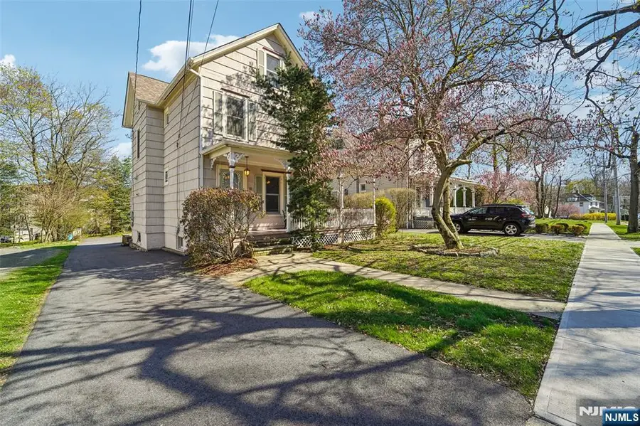 81 Park Avenue, Allendale, NJ 07401 - #3