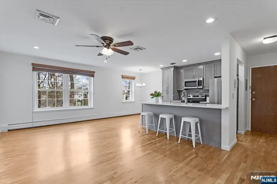 364 E Ridgewood Avenue 6, Ridgewood, NJ 07450 - #3