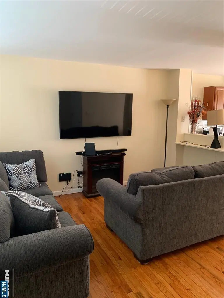 25 Holland Street, Newark, NJ 07103 - #3