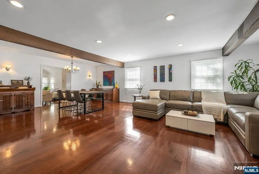 8 Prescott Road, Ho Ho Kus, NJ 07423 - #3