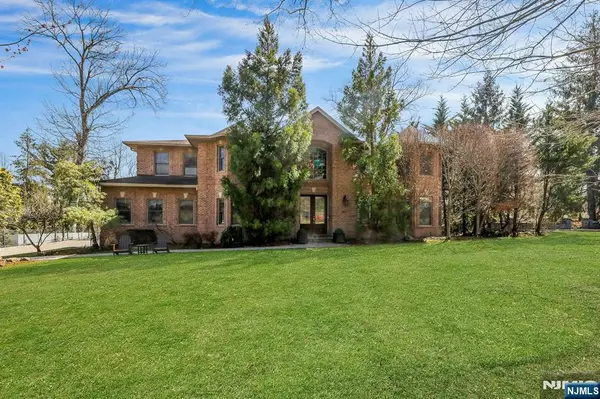 180 Chestnut Street, Demarest, NJ 07627