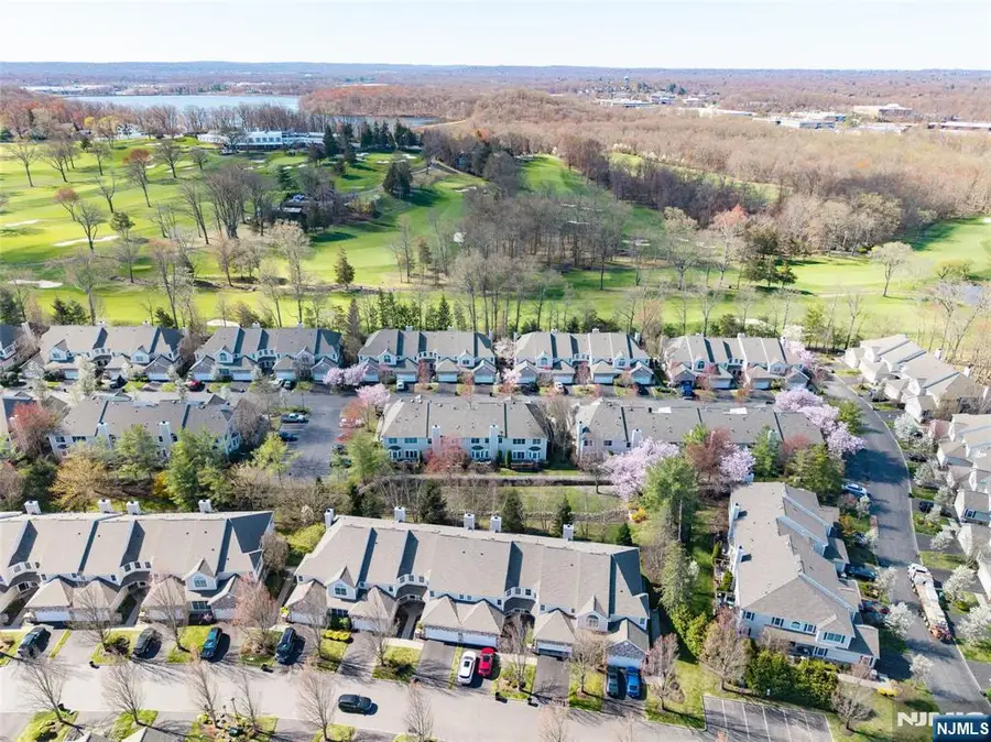 97 Winged Foot Drive 101, Livingston, NJ 07039 - #2