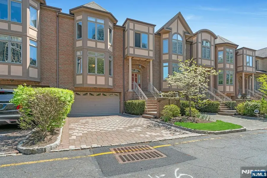 25 Victoria Place, Fort Lee, NJ 07024 - #2