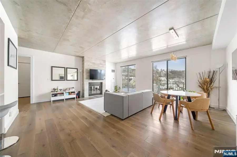 1077 River Road PH 13, Edgewater, NJ 07020 - #2