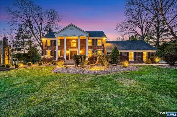 7 Jean Court, Old Tappan, NJ 07675