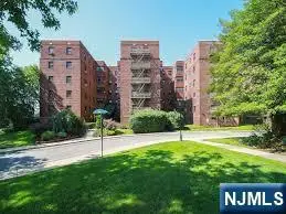 2333 Hudson Terrace, Fort Lee, NJ 07024