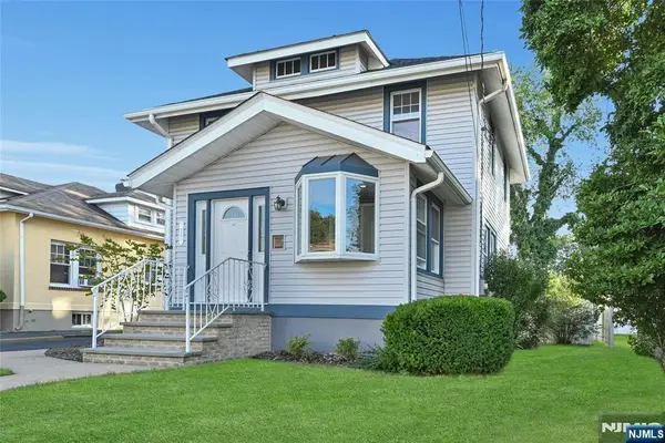 25 Marinus Street, Rochelle Park, NJ 07662