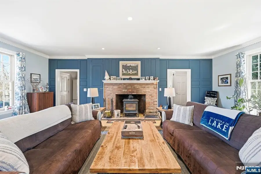 173 Point Breeze Drive, Upper Greenwood Lake, NJ 07421 - #3