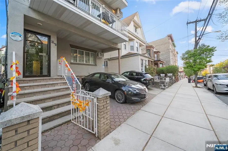 37 47th Street, Weehawken, NJ 07086 - #3