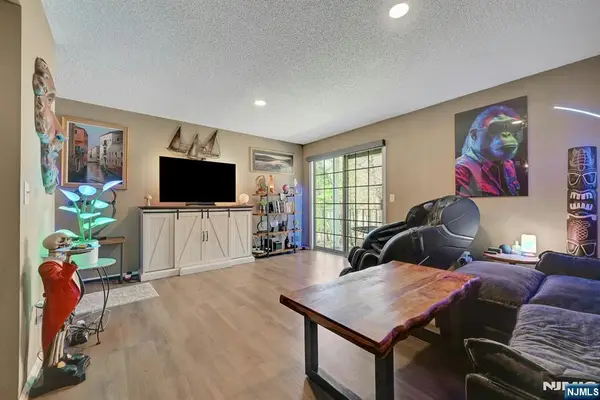 111 Raintree Lane 111, Mahwah, NJ 07430