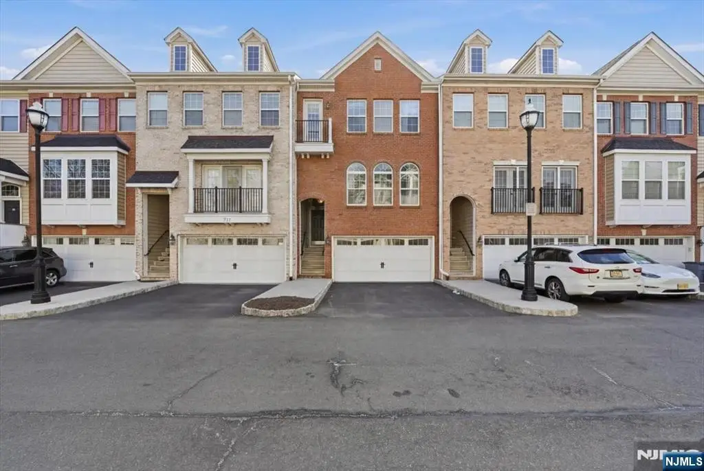 41 Creekside Court, Secaucus, NJ 07094 - #1
