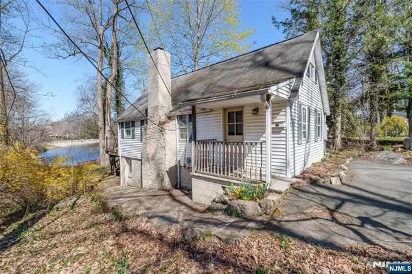 48 Lakeside Trail, Kinnelon Borough, NJ 07405