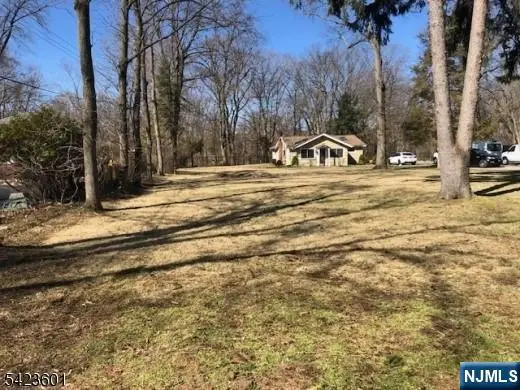 19 Crescent, Wayne, NJ 07470 - #1