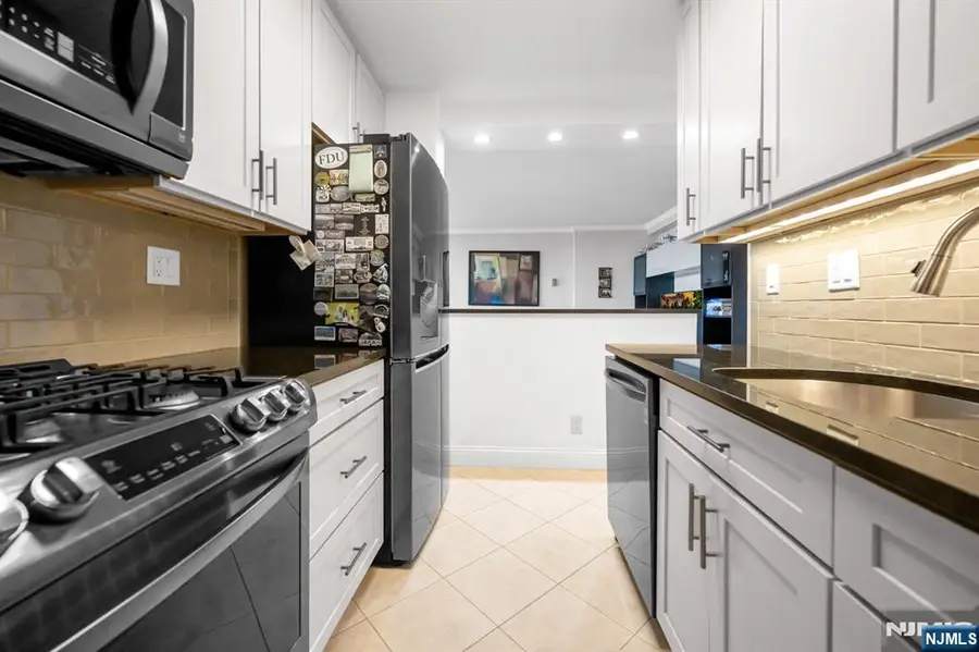 2000 Linwood Avenue 5B, Fort Lee, NJ 07024 - #3