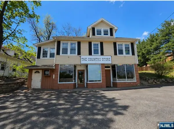 729 Rivervale Road, River Vale, NJ 07675